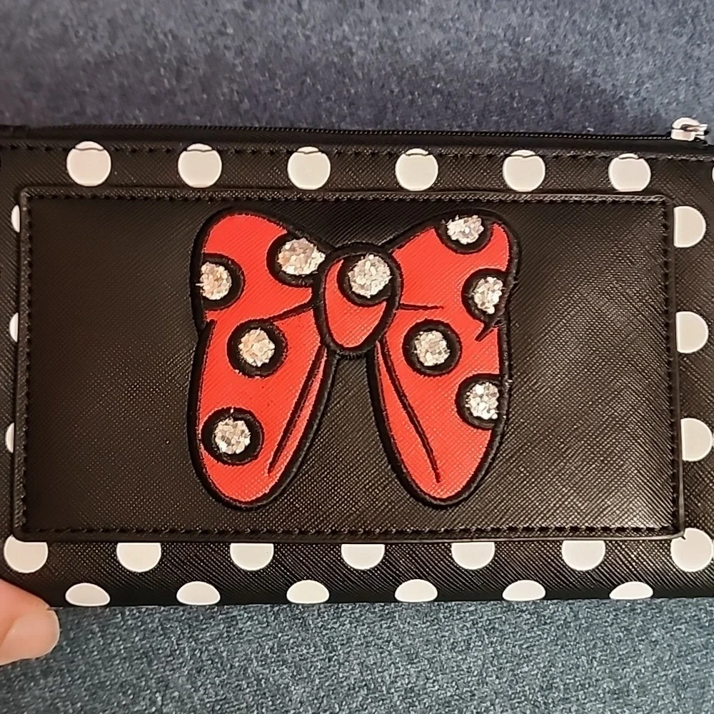 Disney Parks Minnie Mouse Bowtie Wristlet Wallet - Picture 1 of 7